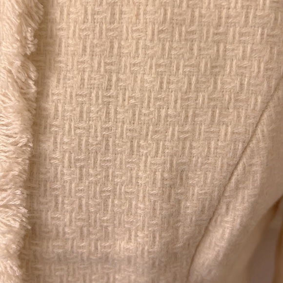 Ivory Jacket - Picture 3 of 6